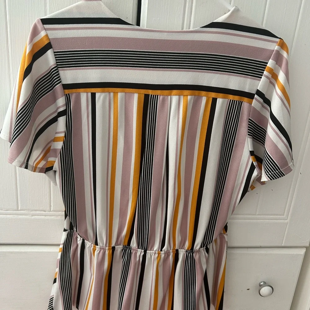 NWOT FAITH AND JOY by Monteau Multicolor Striped V-Neck Top w/Capped Sleeves - Picture 10 of 16